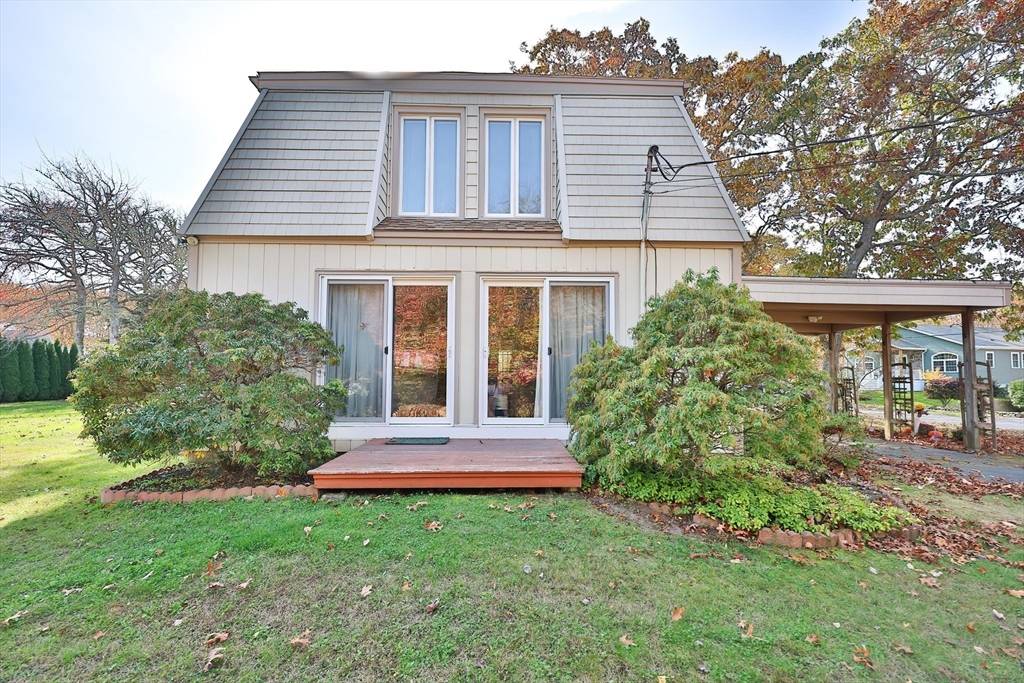 Fairhaven, MA 02719,127 Ebony Street