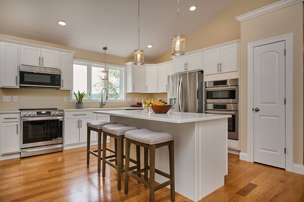 Easthampton, MA 01027,41 Westview Ter