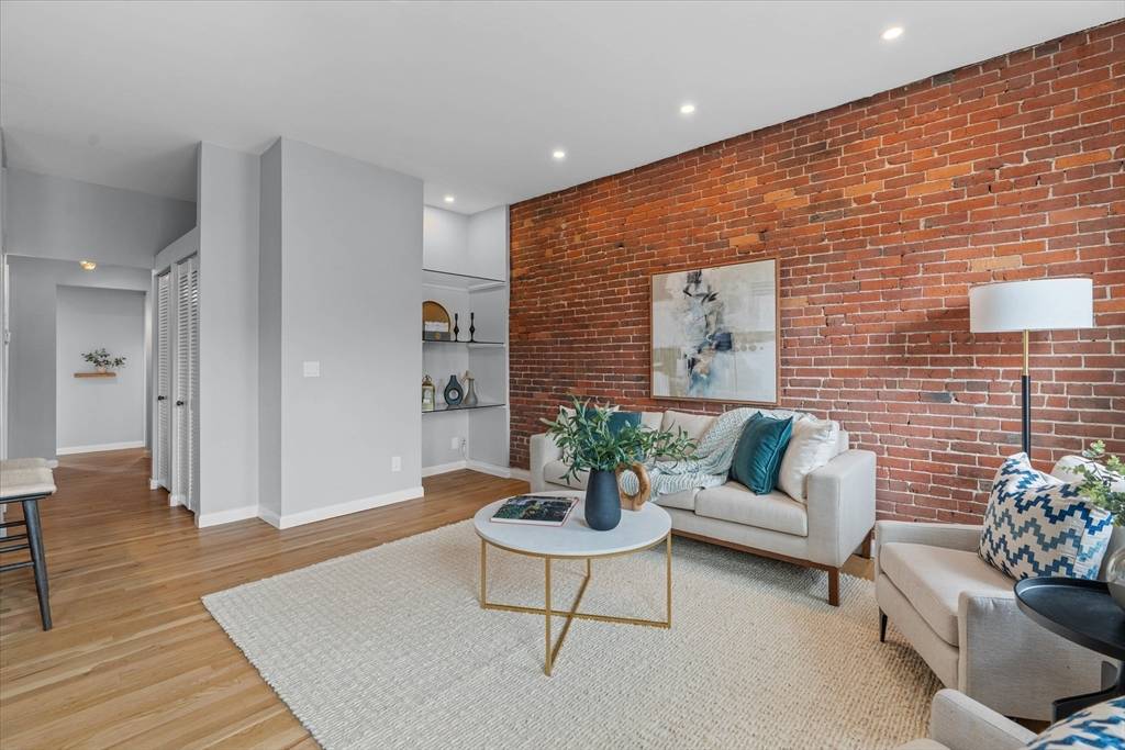 Boston, MA 02118,455 Mass Ave #4