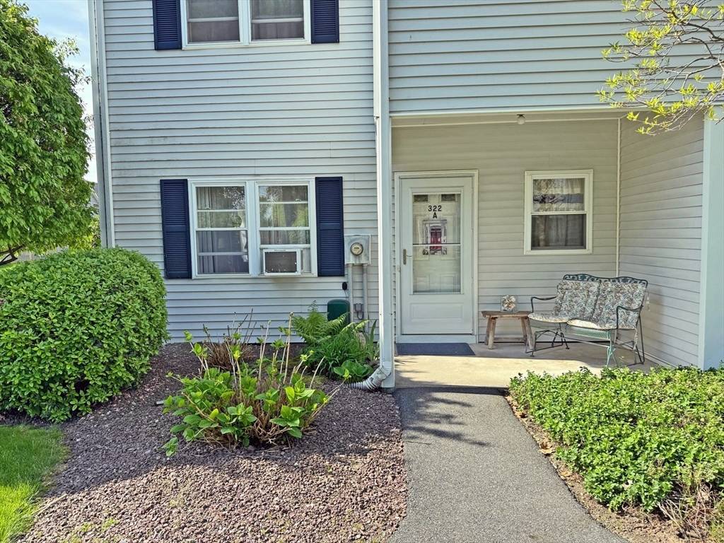 Greenfield, MA 01301,322 Davis Street #A