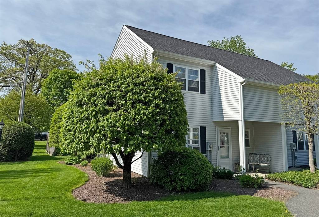 Greenfield, MA 01301,322 Davis Street #A