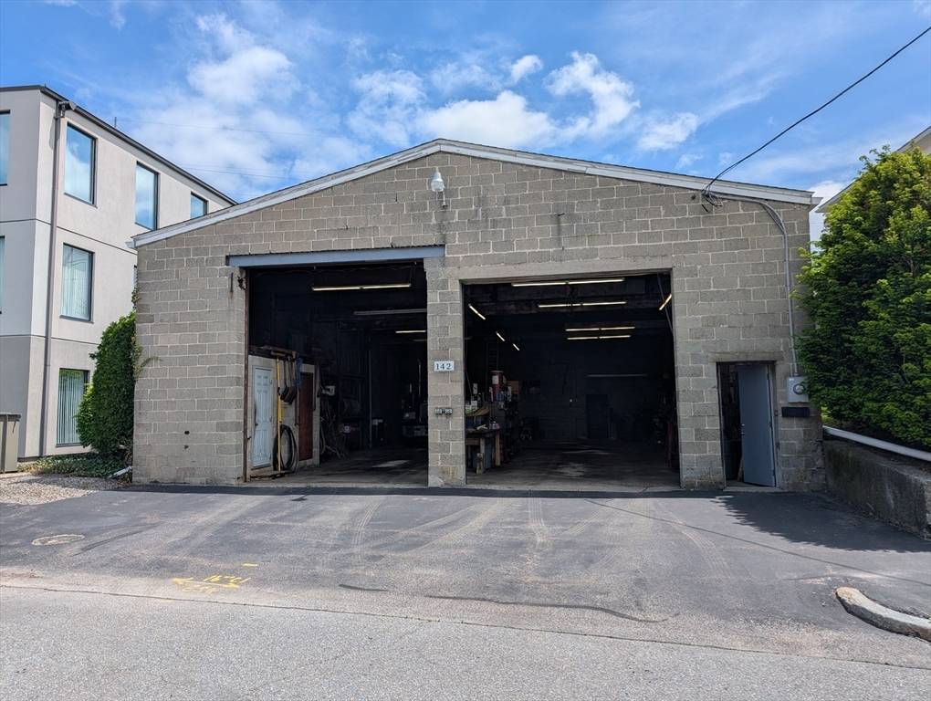 Worcester, MA 01606,142 W Boylston Dr