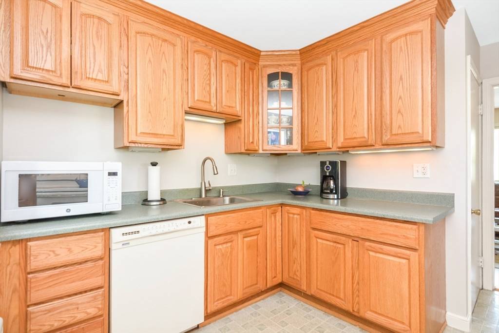 Natick, MA 01760,8 Hammond Rd