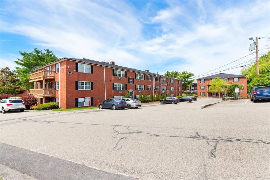 Weymouth, MA 02188,9 Tara Dr #8
