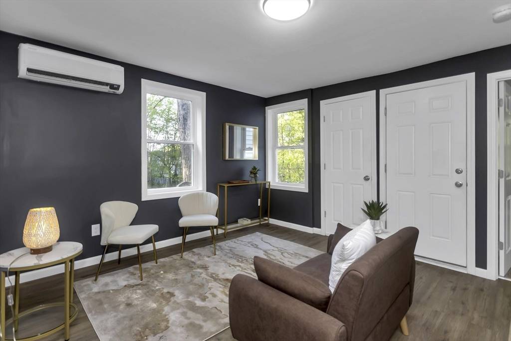Greenfield, MA 01301,231 Hope St