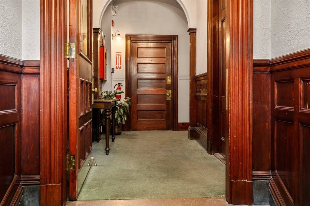 Boston, MA 02115,393 Marlborough St #8
