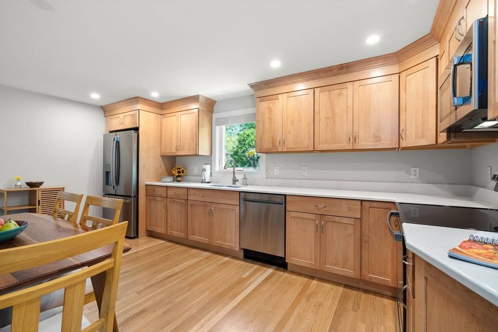 8 Gage Rd Wayland, MA 01778