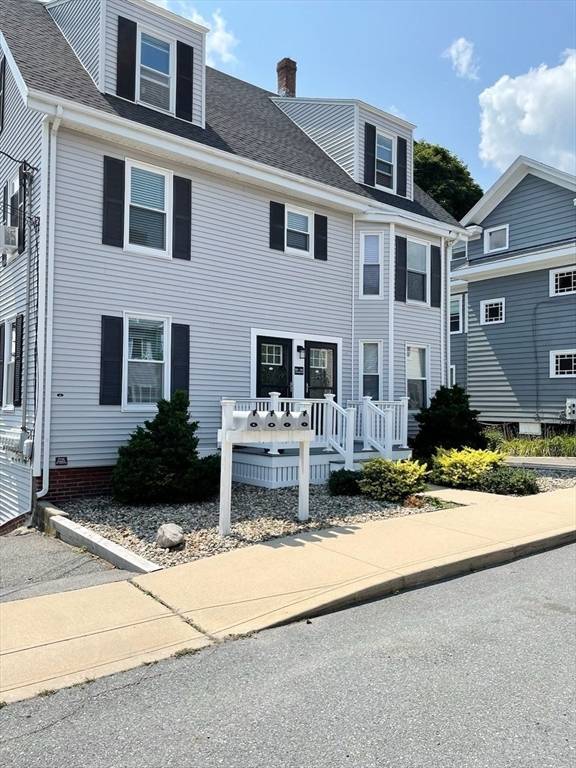 Ipswich, MA 01938,20-22 Lafayette Rd #2
