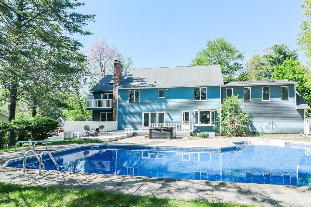 Wilbraham, MA 01095,7 Woodsley Road