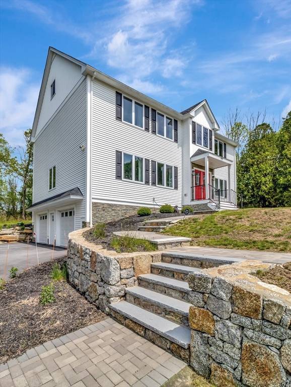 Mendon, MA 01756,77 Park St