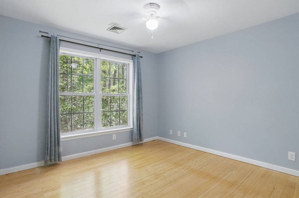 267 Carlisle Rd Bedford, MA 01730