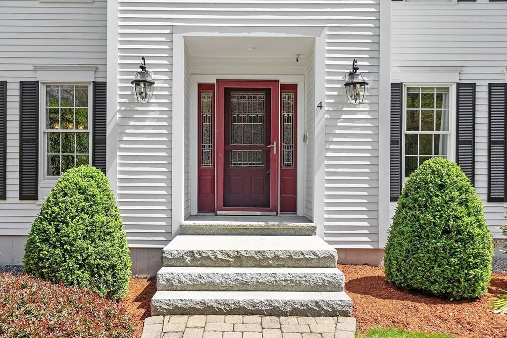 Methuen, MA 01844,4 Plumwood Dr