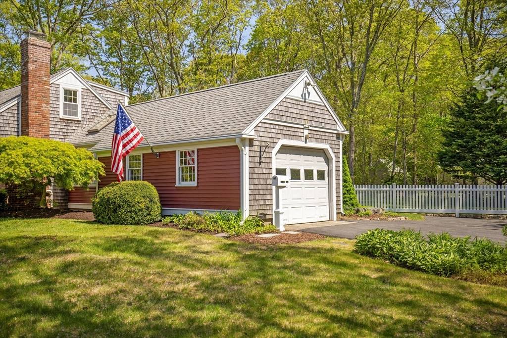 Sandwich, MA 02537,34 Kiahs Way