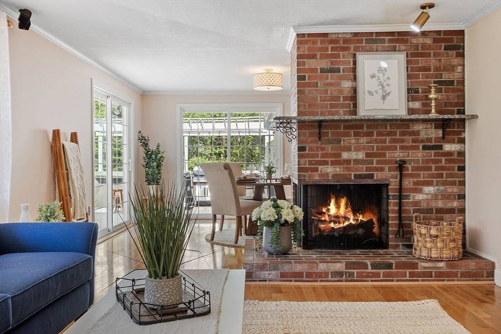 11 Farrwood Andover, MA 01810