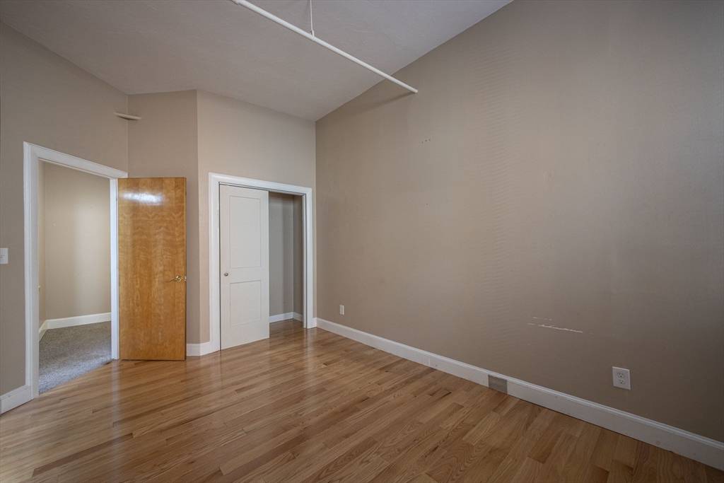 Haverhill, MA 01832,62 Washington St #13
