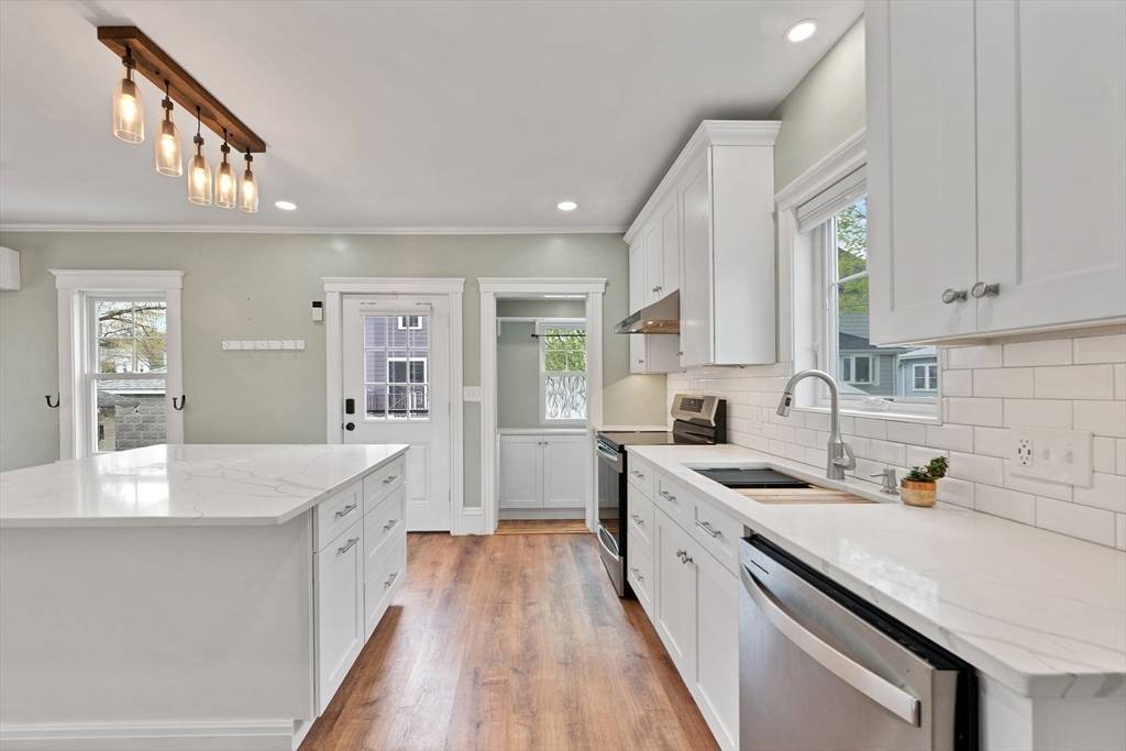 Milton, MA 02186,27 Revere St