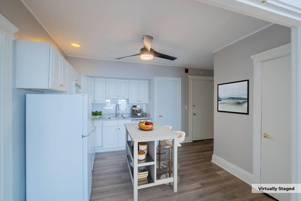 Lynn, MA 01902,285 Lynn Shore Dr #302