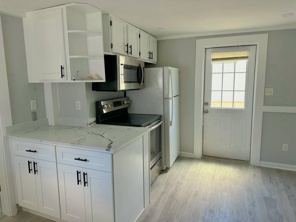 Waltham, MA 02453,18 Newton St #3