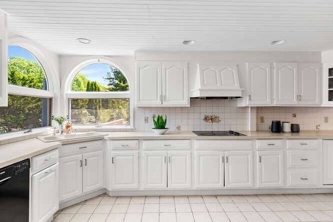Lexington, MA 02420,187 Woburn Street
