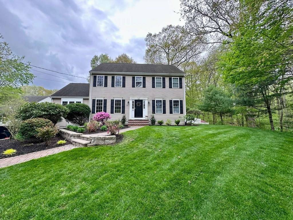 North Attleboro, MA 02760,51 Magnolia Dr