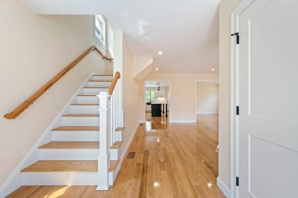 Cohasset, MA 02025,316 N Main St
