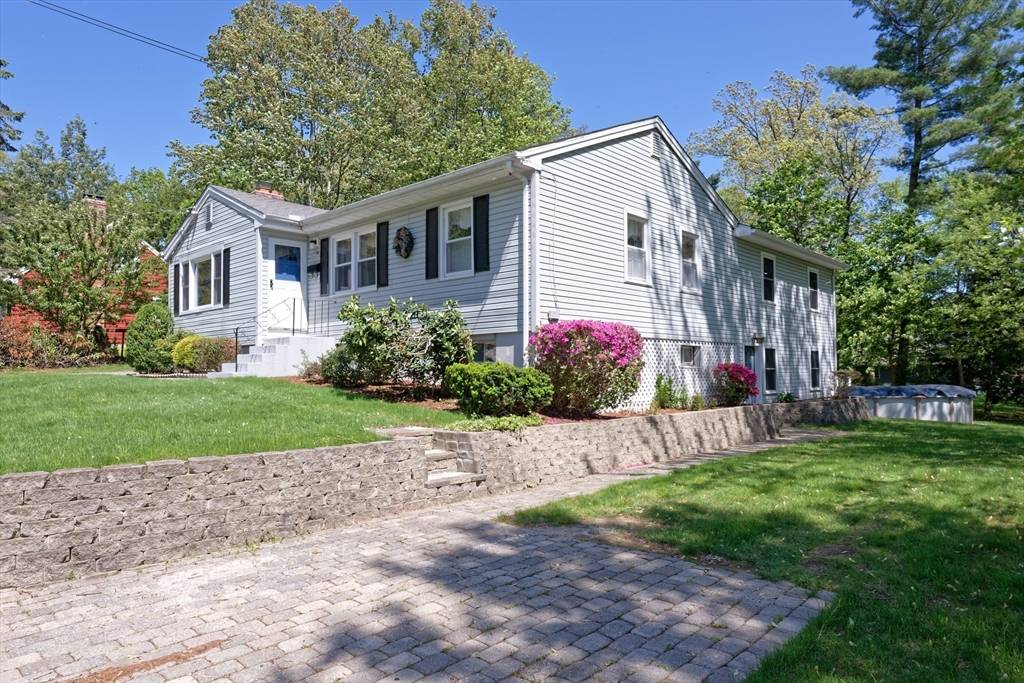 Bellingham, MA 02019,58 Horseshoe Dr