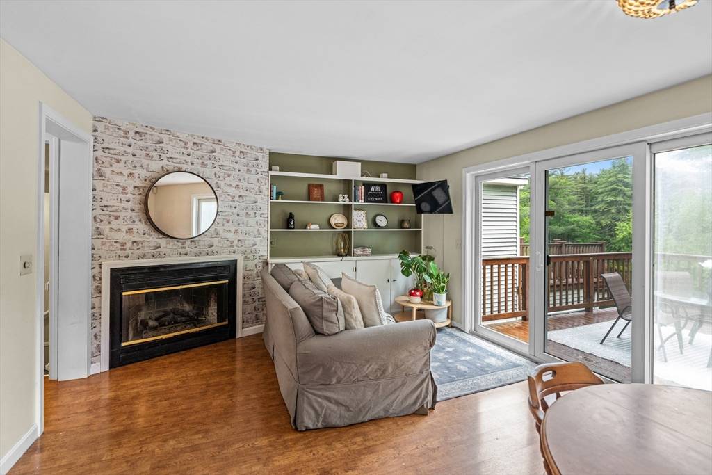 Hubbardston, MA 01452,20 S Cove Rd #20