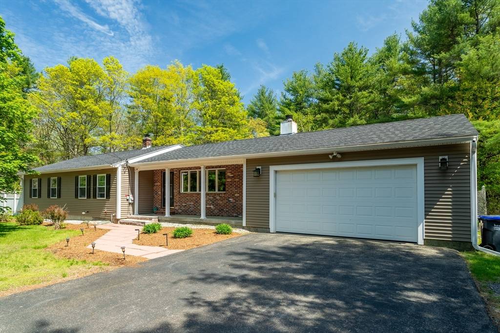 Dunstable, MA 01827,198 Groton St