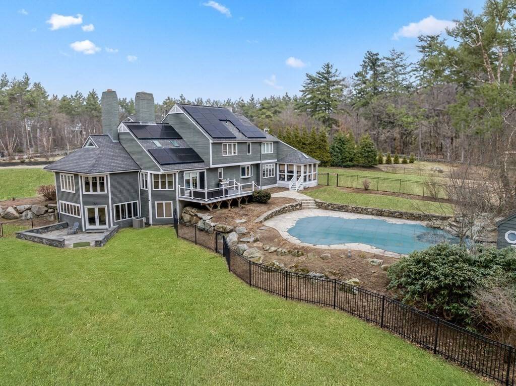 Hopkinton, MA 01748,121 Pond St