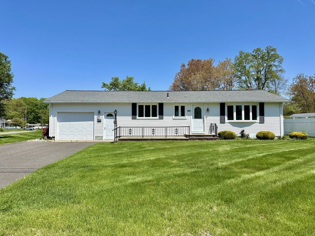 Ludlow, MA 01056,89 Napoleon Ave