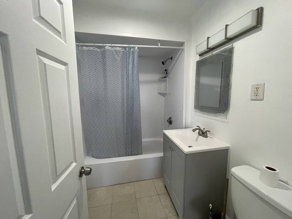 Lynn, MA 01905,8 Breed Sq #3
