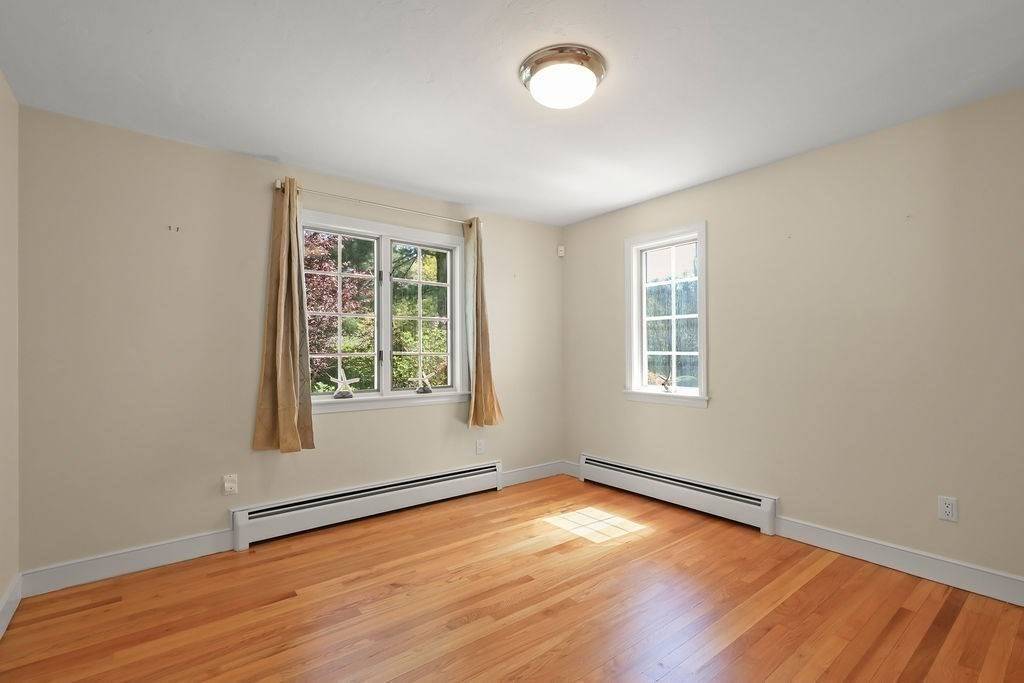 34 Marla Ln Falmouth, MA 02536