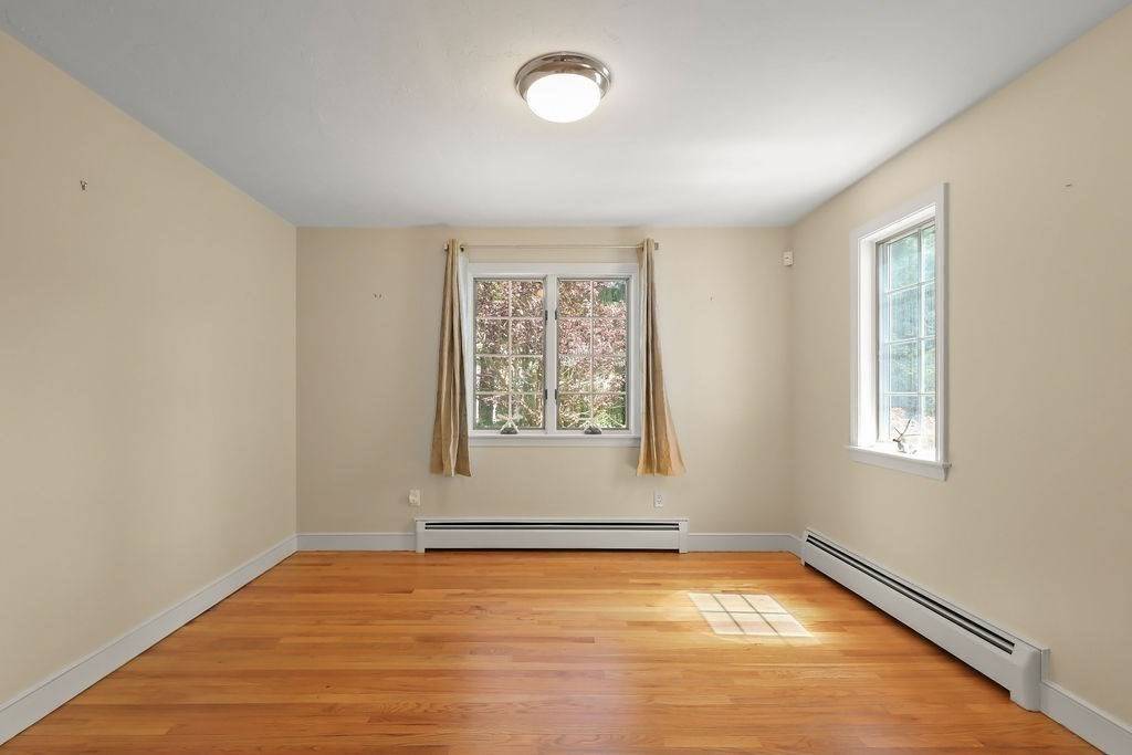 34 Marla Ln Falmouth, MA 02536