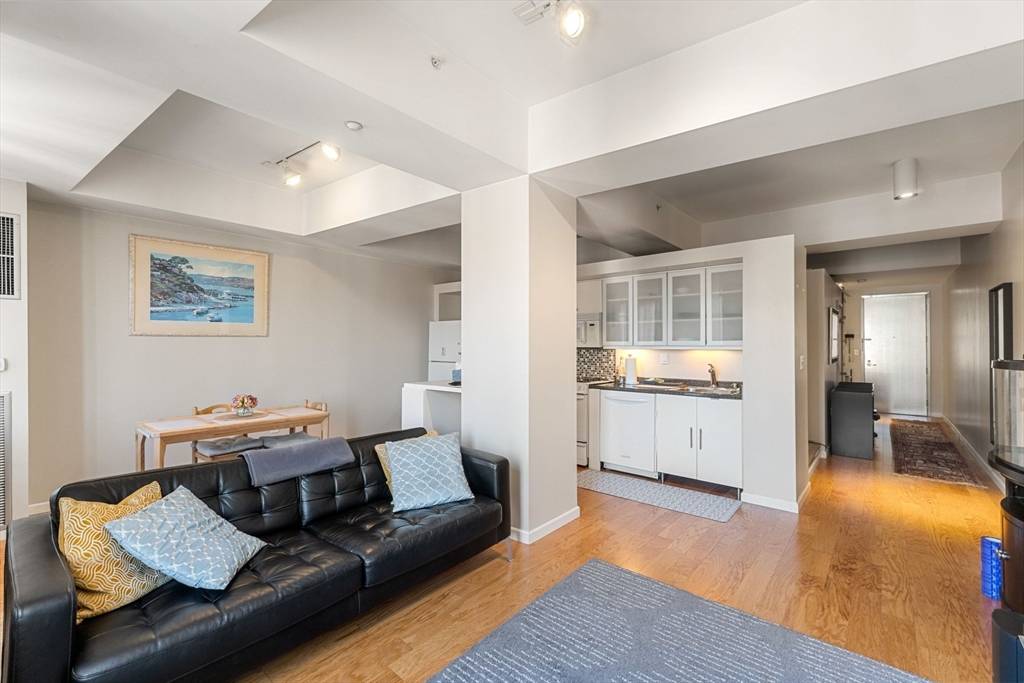 Boston, MA 02118,1313 Washington St #604