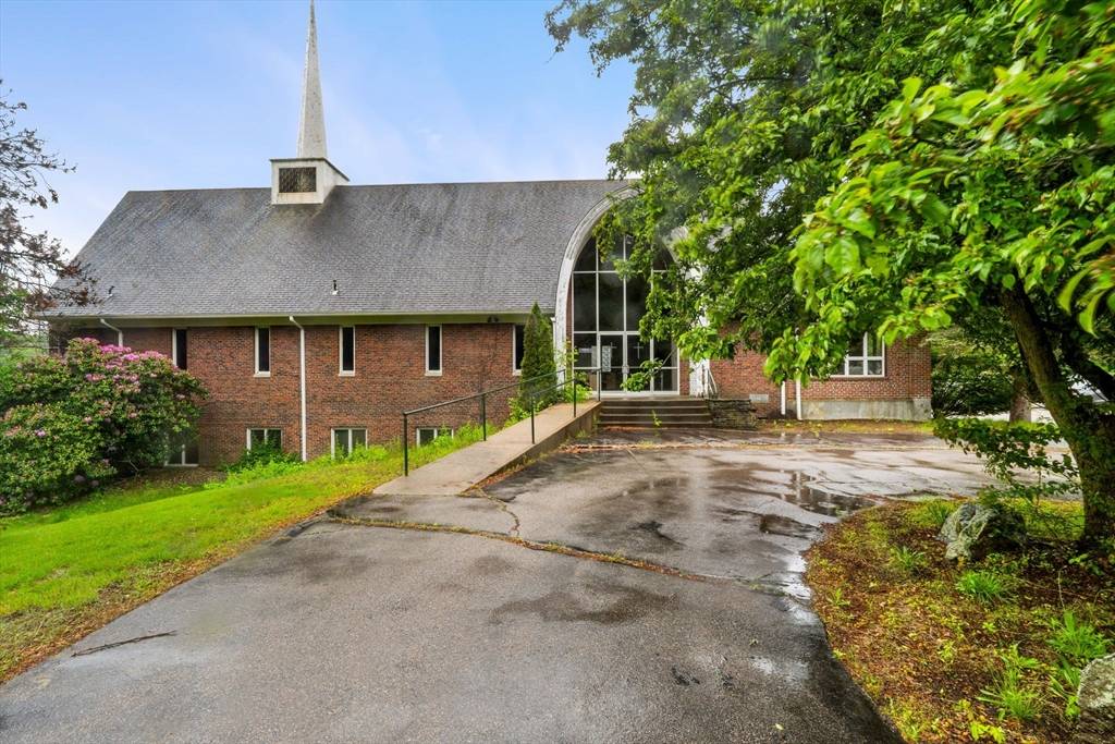 20 Hoppin Hill Ave North Attleboro, MA 02760