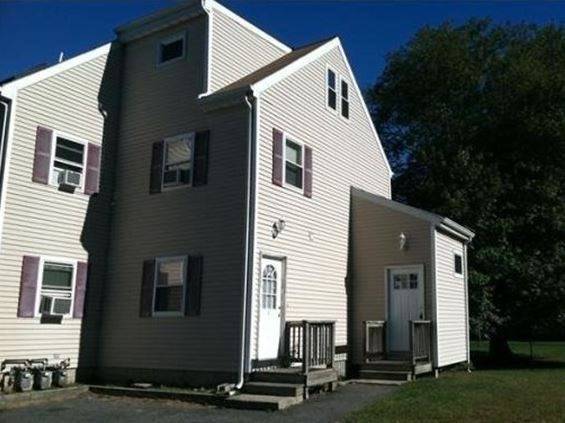 Taunton, MA 02780,713 Somerset Ave #3