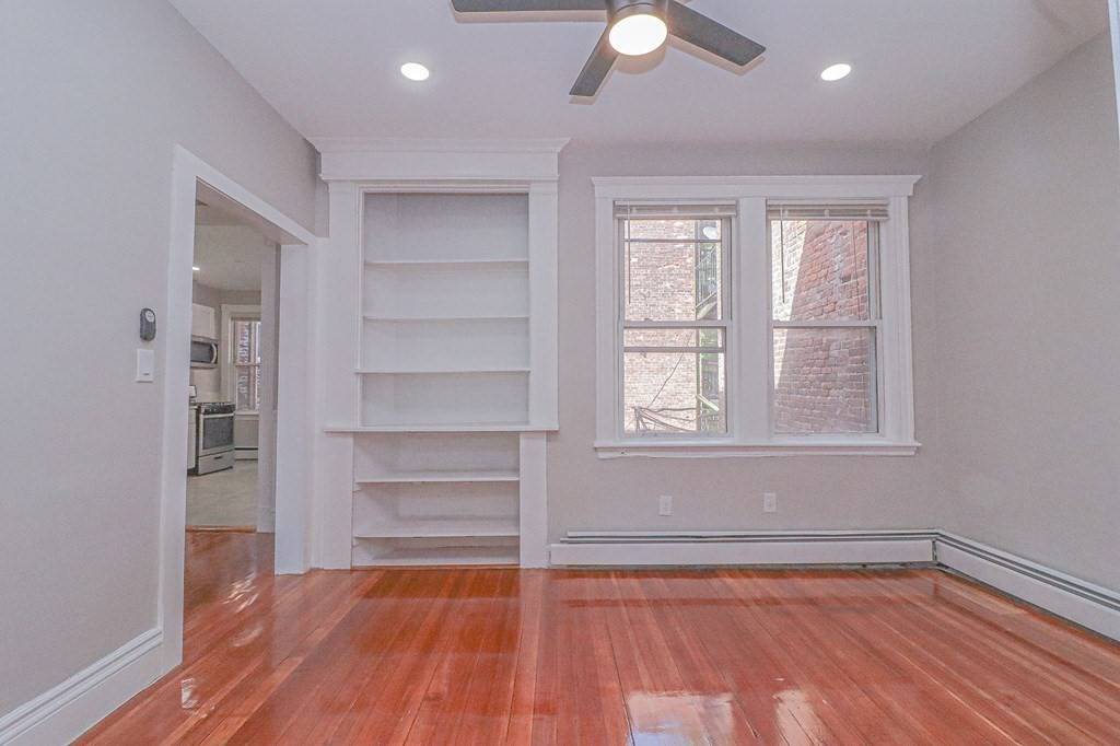 Boston, MA 02121,129 Harrishof #3L