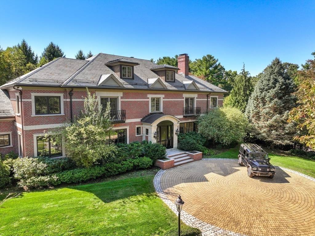 Brookline, MA 02467,118 Woodland Road