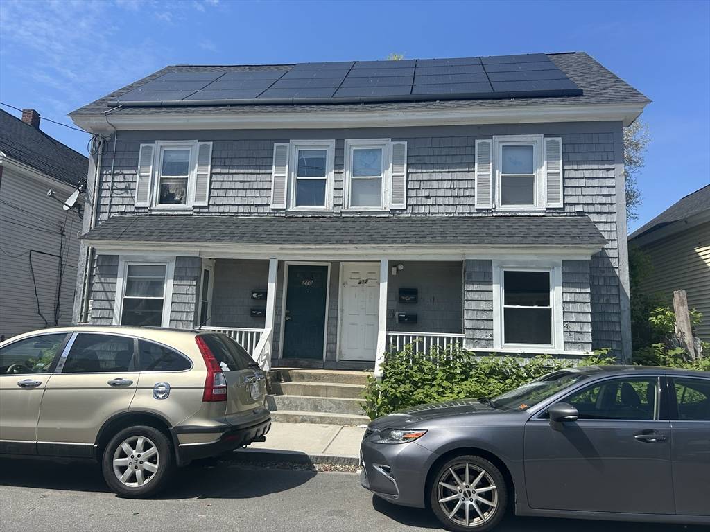 Lawrence, MA 01843,212 Farnham St #1