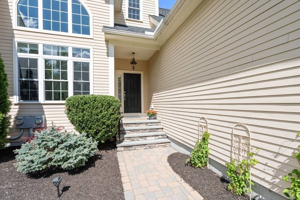 Sutton, MA 01590,11 Fairway View Dr #11