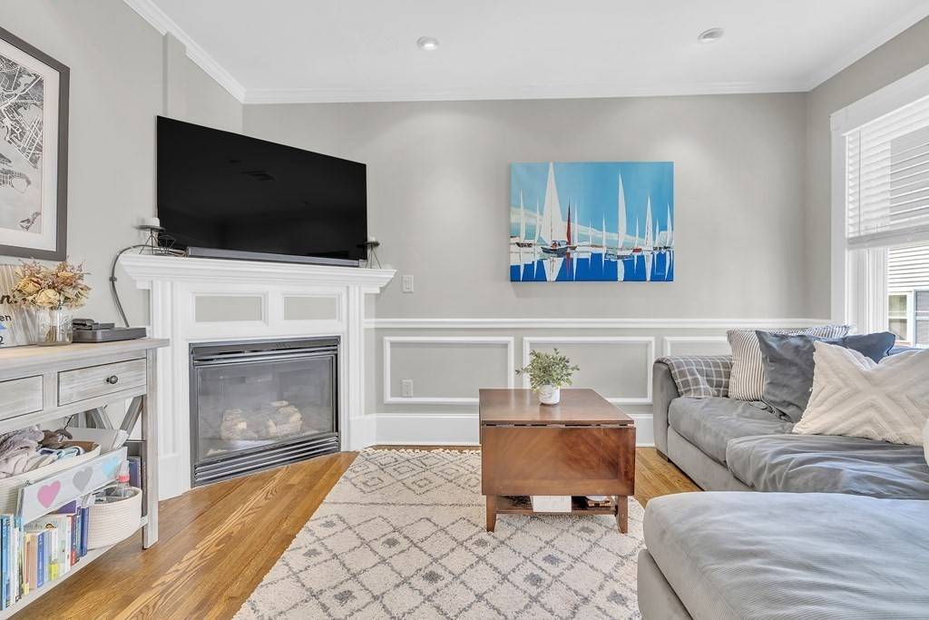 Boston, MA 02127,176 Bowen St #2