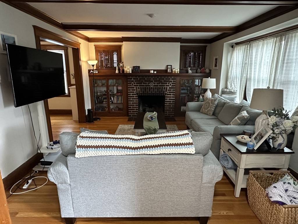 Belmont, MA 02478,33 Gilbert #1