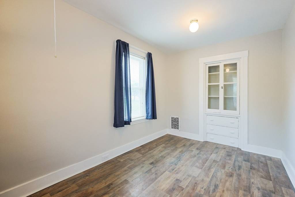 Northbridge, MA 01588,258-260 Main St