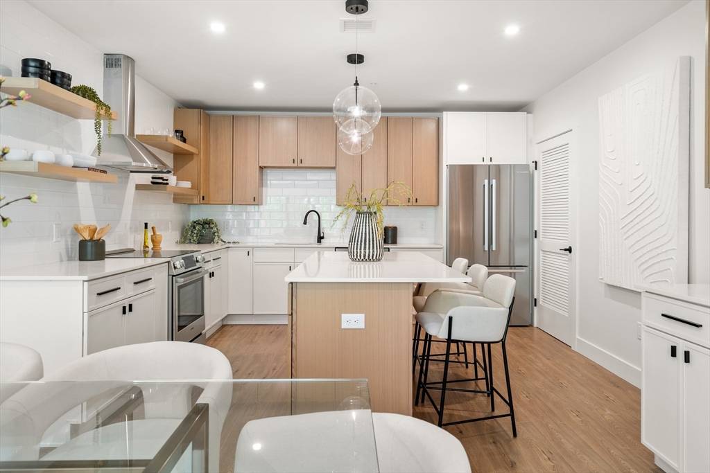 Canton, MA 02021,20 Audubon Way #208