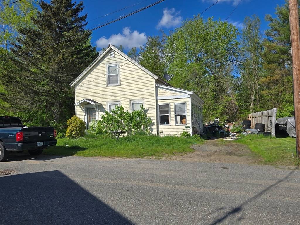 Winchendon, MA 01475,169 Spruce St