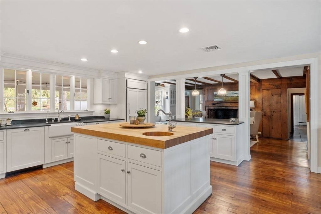 North Andover, MA 01845,894 Great Pond Road