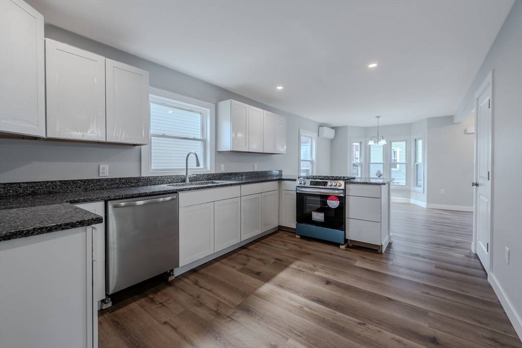 Lowell, MA 01852,46 Lyons St