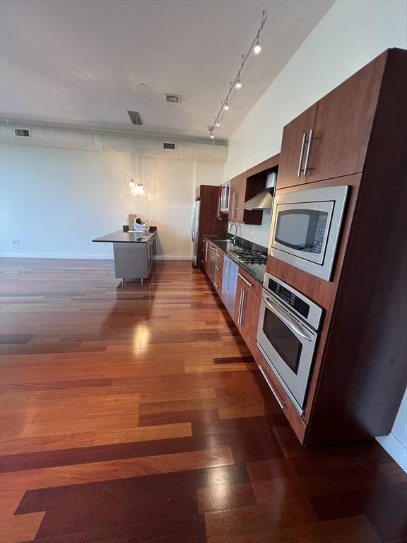 Revere, MA 02151,10 Ocean Ave #206