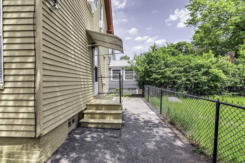 Haverhill, MA 01835,14 Pond St