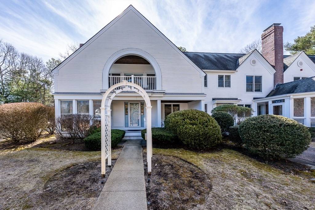 Mashpee, MA 02649,4 Bob White Crescent #4